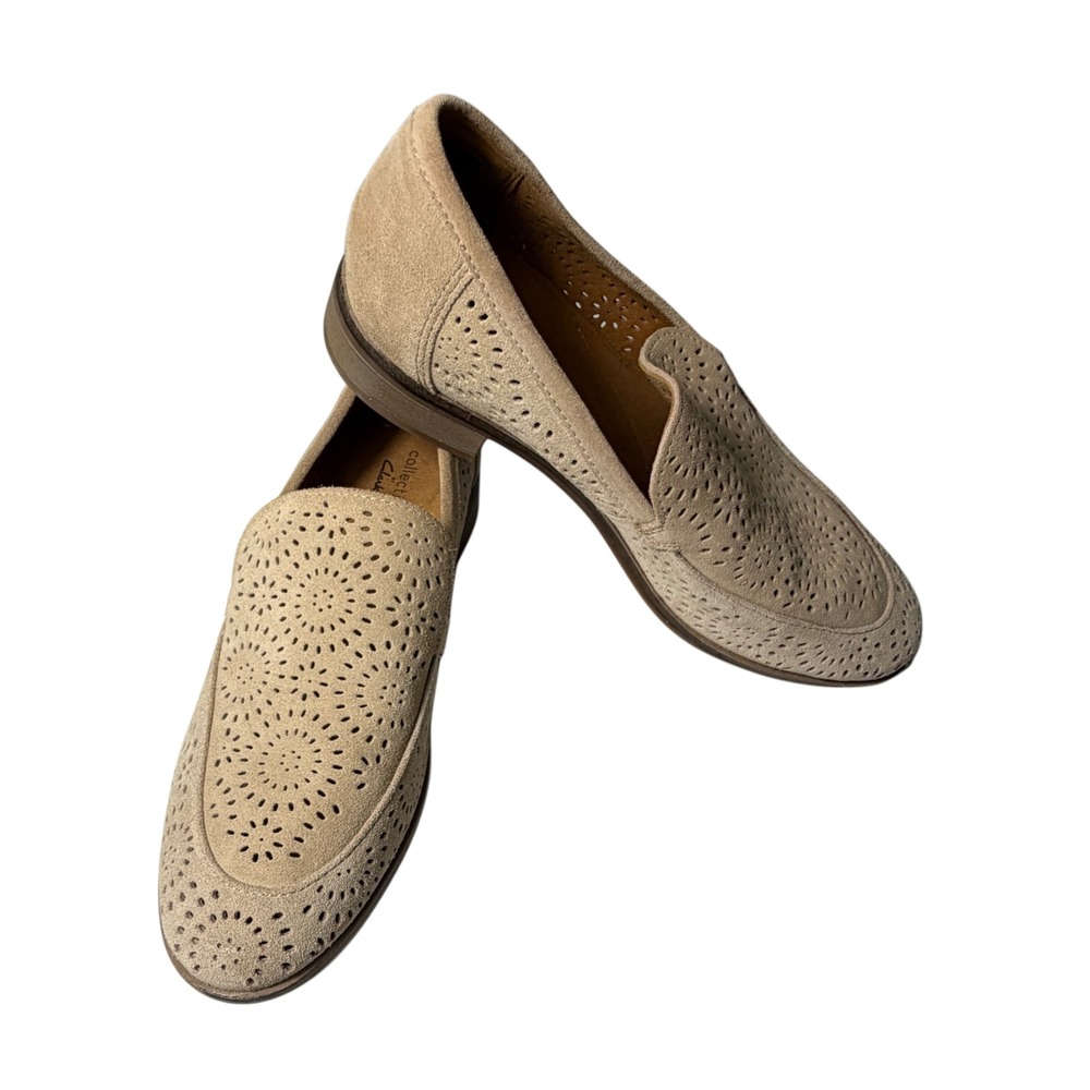 Clarks Trish Calla Sand Suede Laser Cut‎ Loafers Flats Boho Classic Comfort 8M